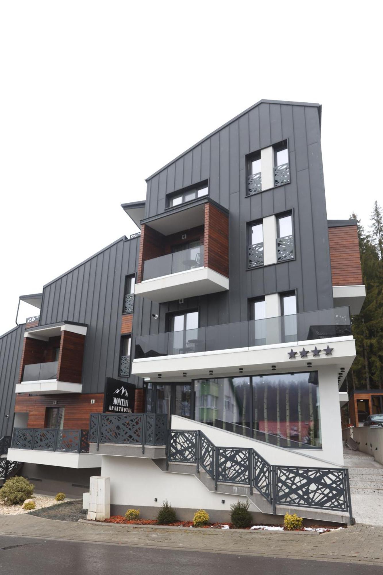 Montan-Aparthotel Predeal Esterno foto