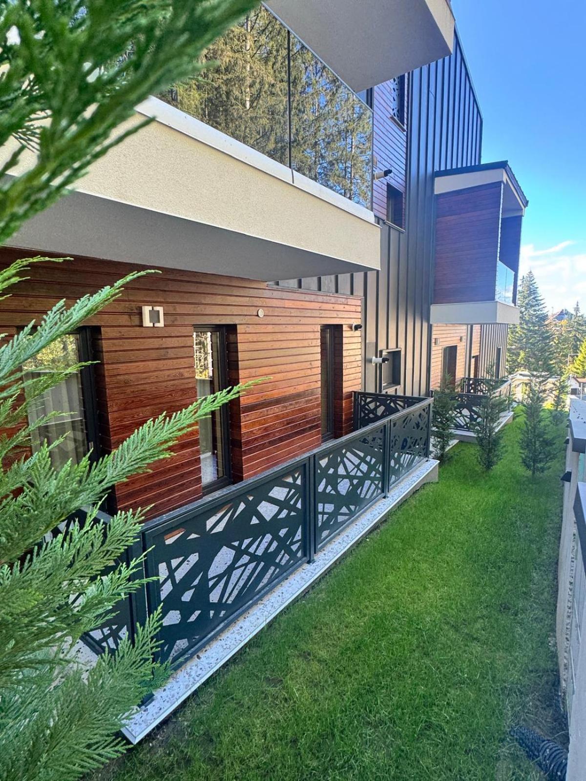 Montan-Aparthotel Predeal Esterno foto